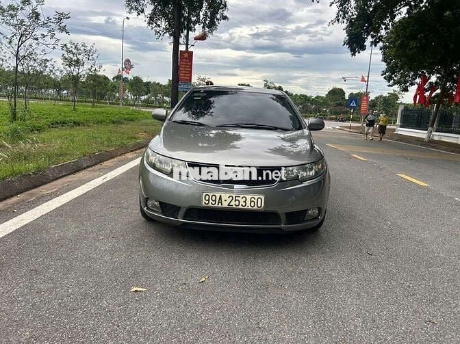 Kia Cerato Số tự động 5 chỗ Xám