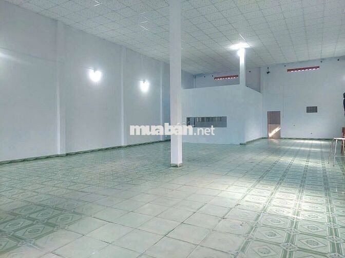 Xưởng bán DT 10x25, mặt tiền Thới Thới Thôn 15 gần sân banh Thới Tứ