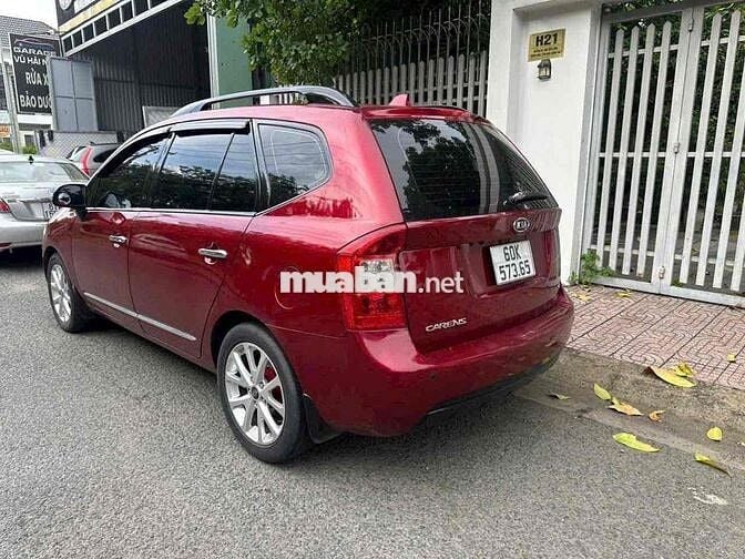 Kia Carens 7 chỗ số tự động màu Đỏ