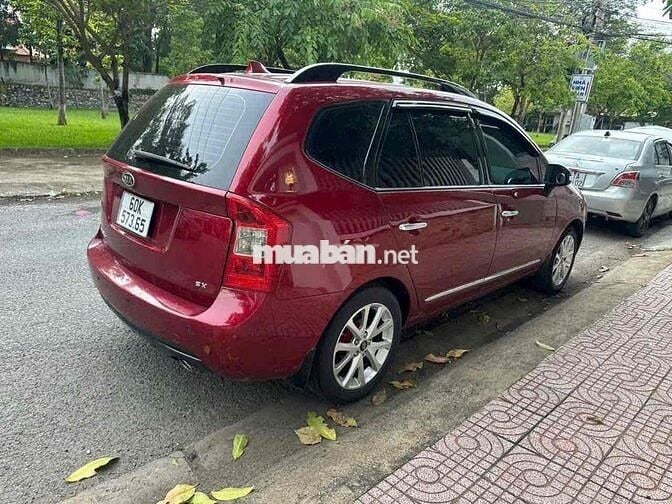 Kia Carens 7 chỗ số tự động màu Đỏ