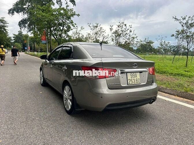 Kia Cerato Số tự động 5 chỗ Xám