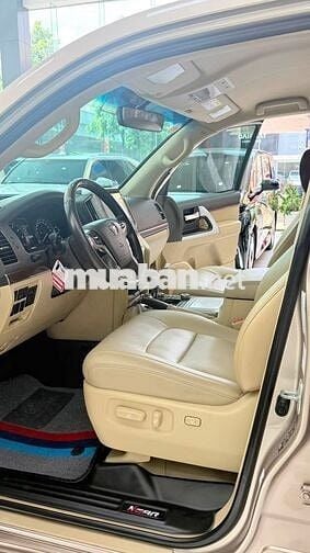 Toyota Land Cruiser 4.6 V8 2016 Vàng cát