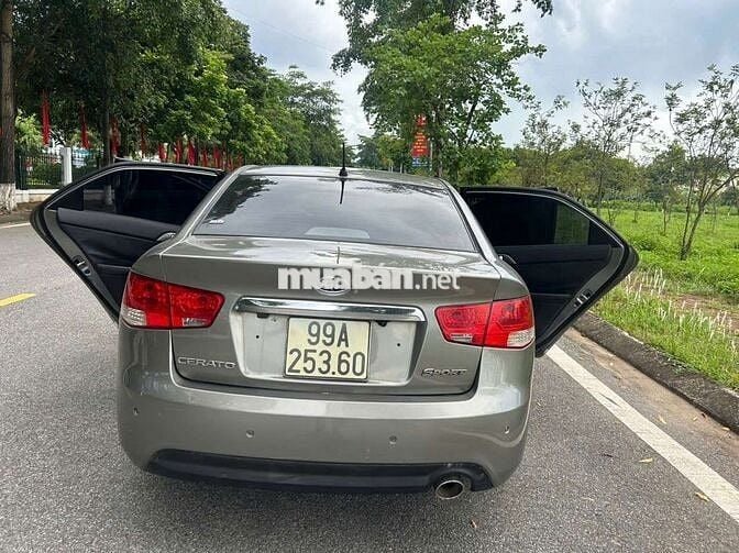 Kia Cerato Số tự động 5 chỗ Xám