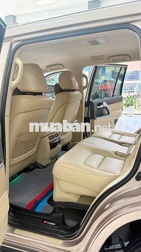 Toyota Land Cruiser 4.6 V8 2016 Vàng cát