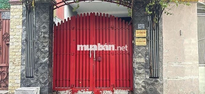 Cho thuê nhà nguyên căn làm vp 300m2 trung tâm, hẻm xe hơi, có studio