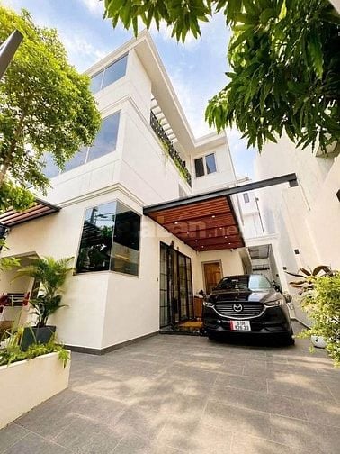 Biệt thự Quận 7, sân vườn 160m2( 9 x 18 ) 2 tầng đường 10m giá tốt