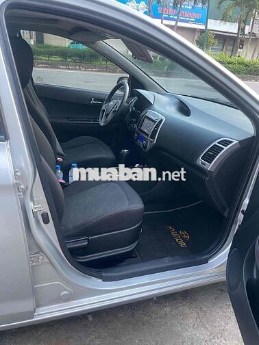 Hyundai i20 Bạc Số tự động 90.696 km