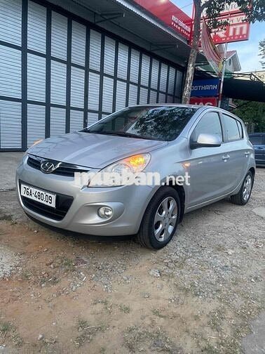 Hyundai i20 Bạc Số tự động 90.696 km
