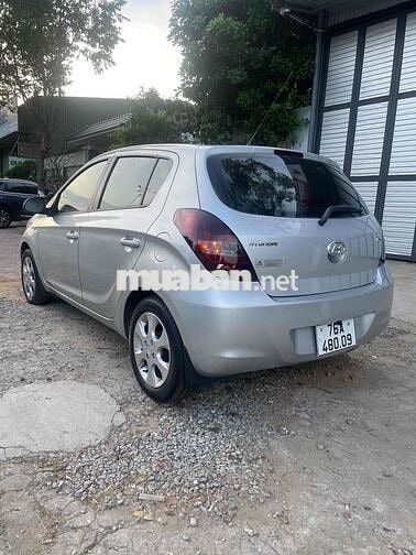 Hyundai i20 Bạc Số tự động 90.696 km