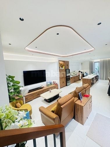 Biệt thự Quận 7, sân vườn 160m2( 9 x 18 ) 2 tầng đường 10m giá tốt