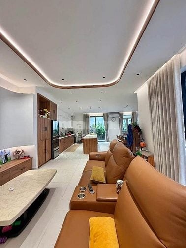 Biệt thự Quận 7, sân vườn 160m2( 9 x 18 ) 2 tầng đường 10m giá tốt