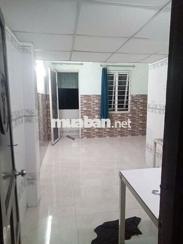Phòng trọ Quận 7 30m² có gác, ban công