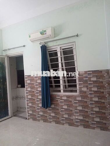 Phòng trọ Quận 7 30m² có gác, ban công