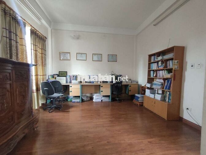 Cho thuê lâu dài nhà riêng 3 tầng Miêu Nha