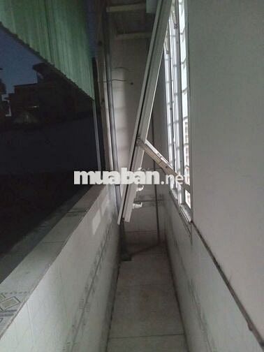 Phòng trọ Quận 7 30m² có gác, ban công