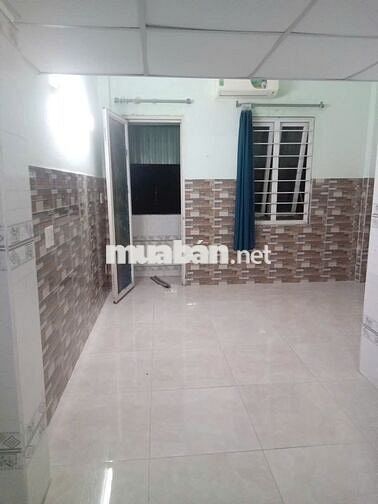 Phòng trọ Quận 7 30m² có gác, ban công