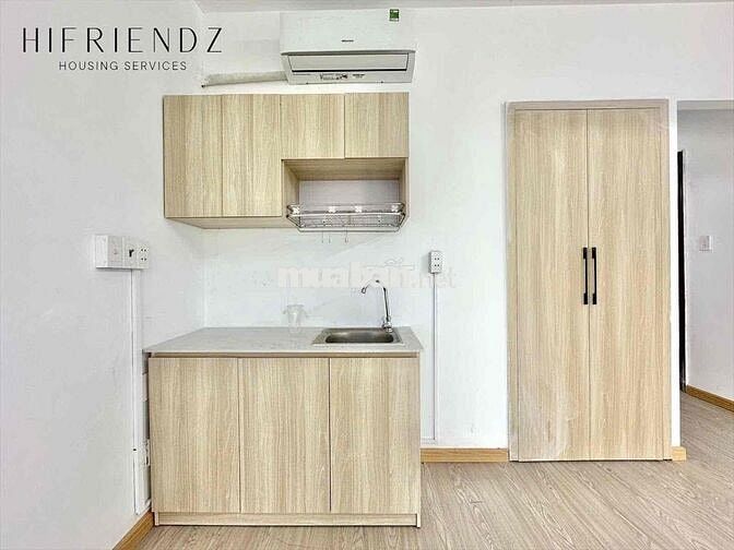 CHDV Full nội thất - Cửa sổ Lớn - Thang Máy - Mặt tiền Sát Y Dược, UEH