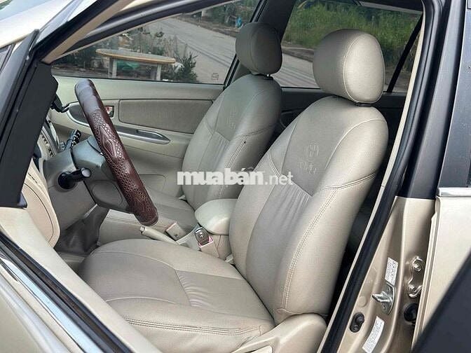 Toyota Innova 2014 Số sàn Vàng cát