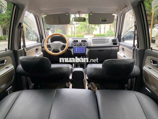 Mitsubishi Jolie 7 chỗ màu Vàng cát