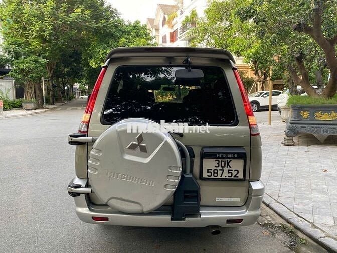 Mitsubishi Jolie 7 chỗ màu Vàng cát
