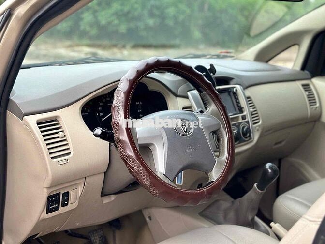 Toyota Innova 2014 Số sàn Vàng cát