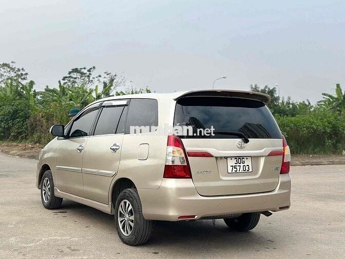 Toyota Innova 2014 Số sàn Vàng cát