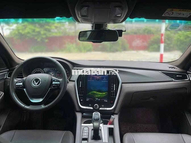 VinFast Lux A Base 2022 Đen 40000 km