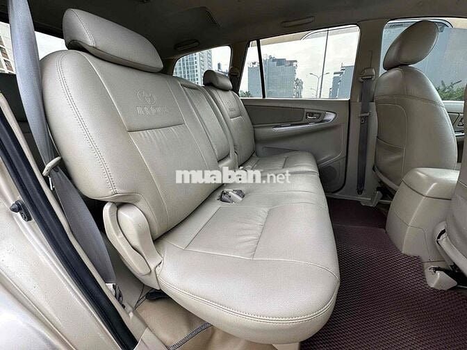 Toyota Innova 2014 Số sàn Vàng cát