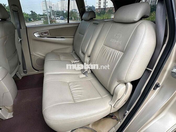 Toyota Innova 2014 Số sàn Vàng cát