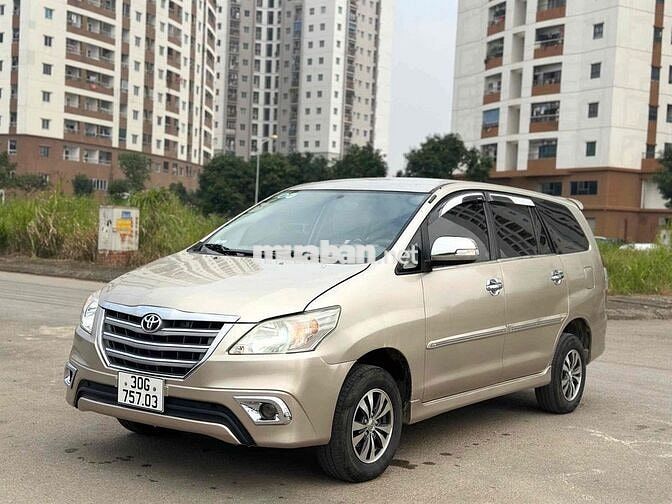 Toyota Innova 2014 Số sàn Vàng cát