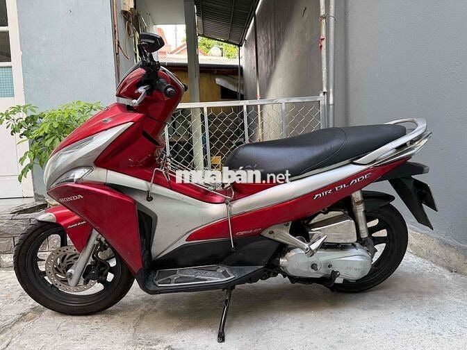 Honda Air Blade đỏ chính chủ biển43, máy ngon.