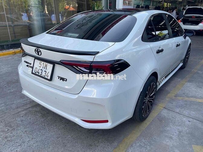 Toyota Corolla Altis 1.8V 2022 Trắng, bảo hành 1n