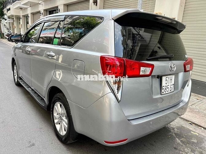 Toyota Innova 2.0E 2019 Số sàn Ghi bạc