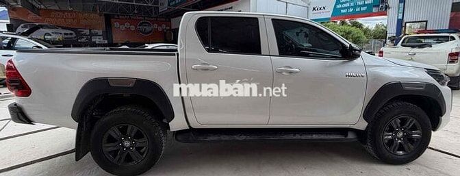 Toyota Hilux 2025 Trắng 23k km