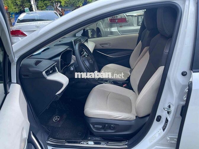 Toyota Corolla Altis 1.8V 2022 Trắng, bảo hành 1n