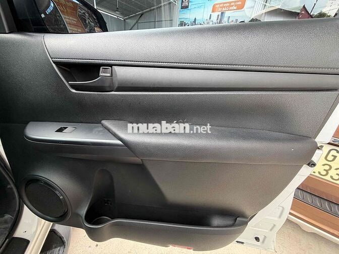 Toyota Hilux 2025 Trắng 23k km