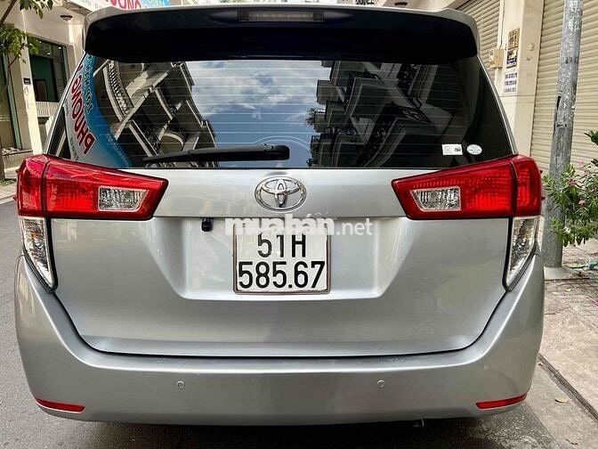 Toyota Innova 2.0E 2019 Số sàn Ghi bạc