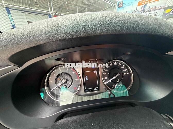 Toyota Hilux 2025 Trắng 23k km
