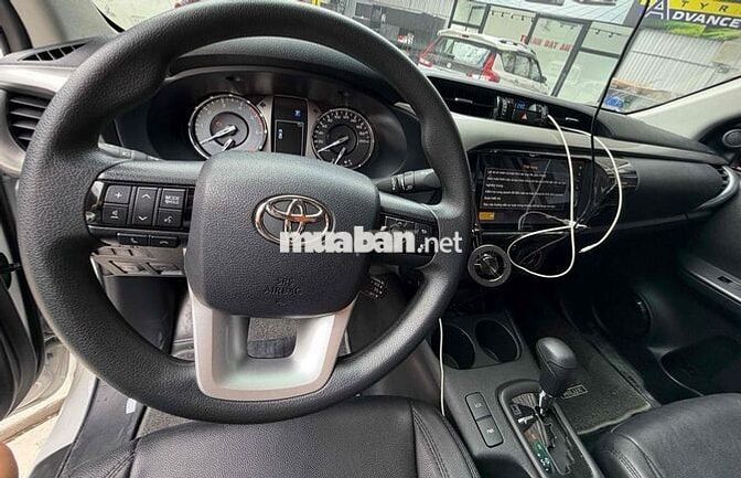 Toyota Hilux 2025 Trắng 23k km