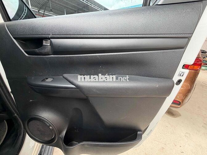 Toyota Hilux 2025 Trắng 23k km