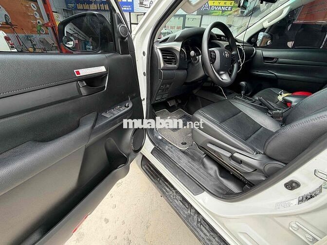Toyota Hilux 2025 Trắng 23k km