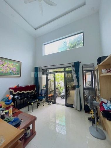Cho thuê nhà sân vườn 6x25(nở hậu 9m) khu phân lô đường thống nhất GV