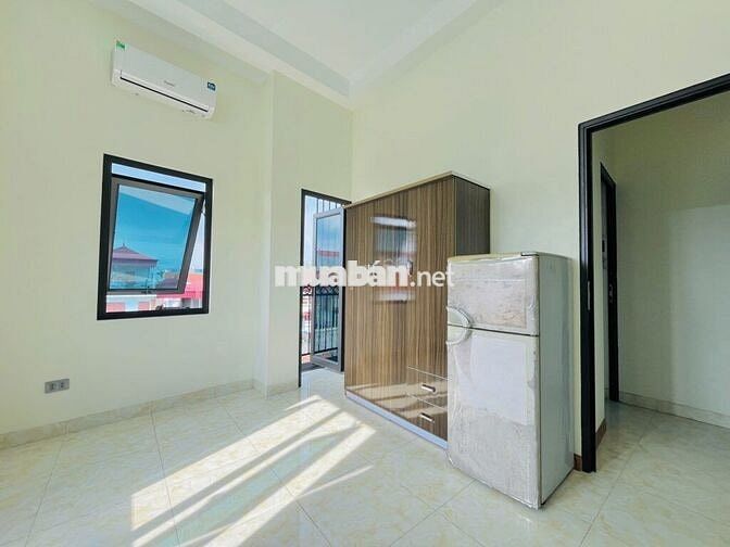 Cách CĐ FPT khoảng 2km  đầy đủ máy giặt - tủ lạnh - ô tô đỗ cửa