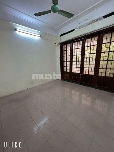Cho thuê nhà ngõ 178 Thái Hà, ô tô đỗ cửa, vừa ở vừa làm kho 