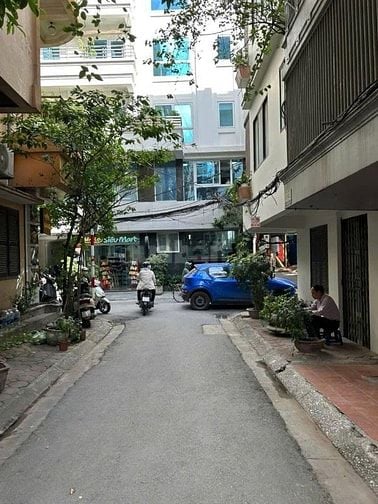 Cho thuê nhà ngõ 178 Thái Hà, ô tô đỗ cửa, vừa ở vừa làm kho 