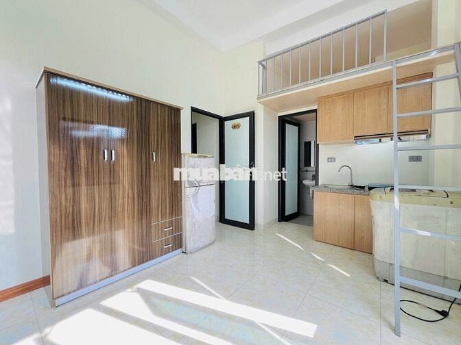 Cách CĐ FPT khoảng 2km  đầy đủ máy giặt - tủ lạnh - ô tô đỗ cửa