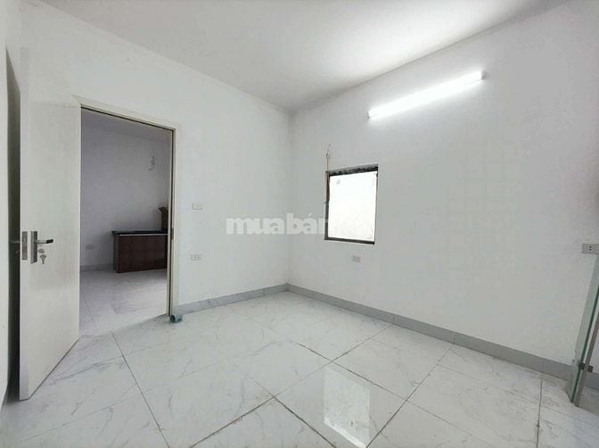 🌹13,5 TRIỆU - 135 ĐỘI CẤN - ÔTÔ ĐỖ CỬA, NHÀ MỚI 