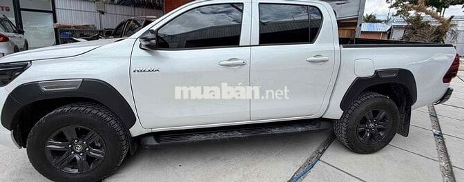 Toyota Hilux 2025 Trắng Tự động 23000 km