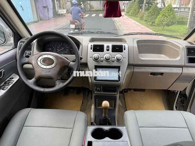 Mitsubishi Jolie 2.0 MPI 2004 Vàng cát