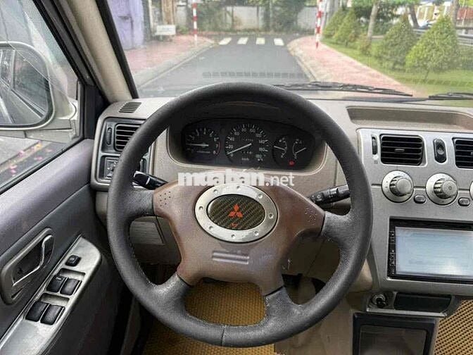 Mitsubishi Jolie 2.0 MPI 2004 Vàng cát